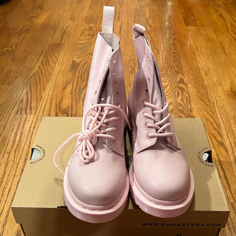 Dr. Martens 1460 Mono Lace Up Boots Chalk Pink Size 9 Brand New